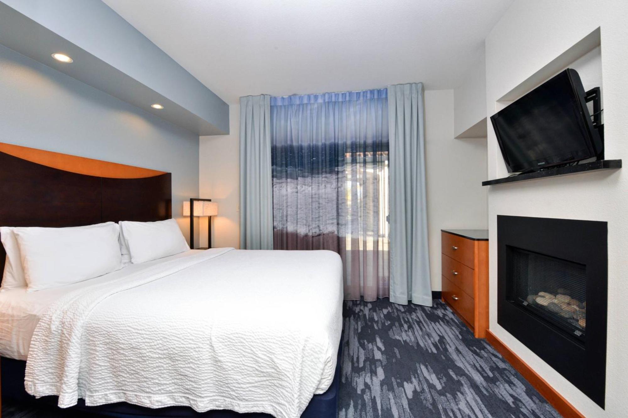 Fairfield Inn & Suites Santa Cruz - Capitola Exterior photo