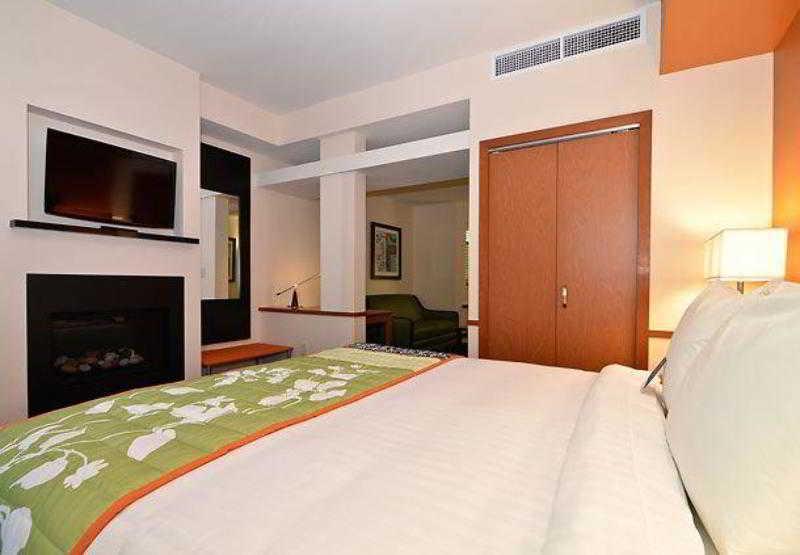 Fairfield Inn & Suites Santa Cruz - Capitola Room photo